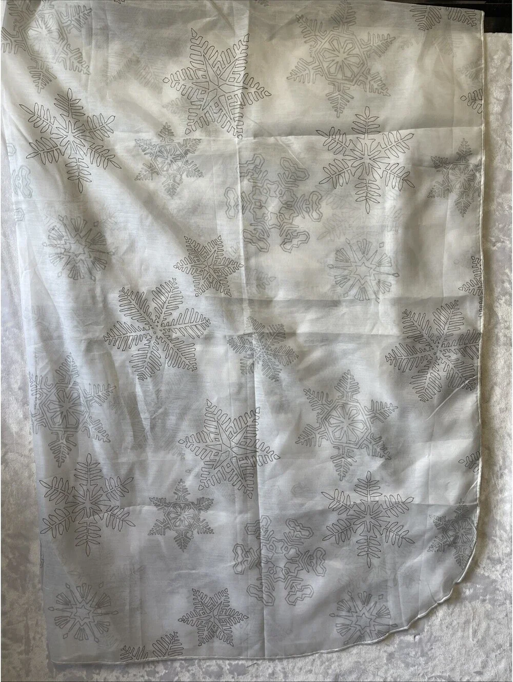 White Gold Silver Sheer Snowflake Tablecloth 60 X 90